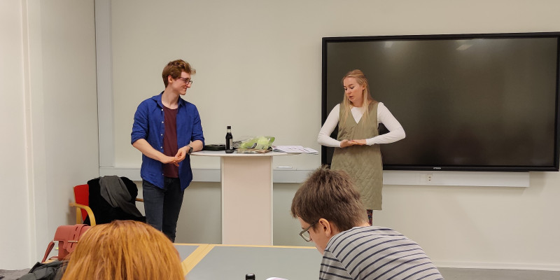 Mads Beier på madlavningskurset "Madglad på budget" i Kolding.